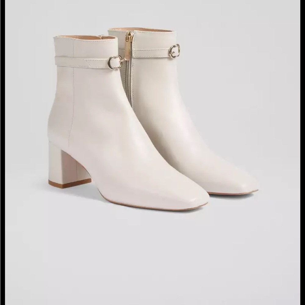 Natalia cream, leather ankle boots, size 7 US
